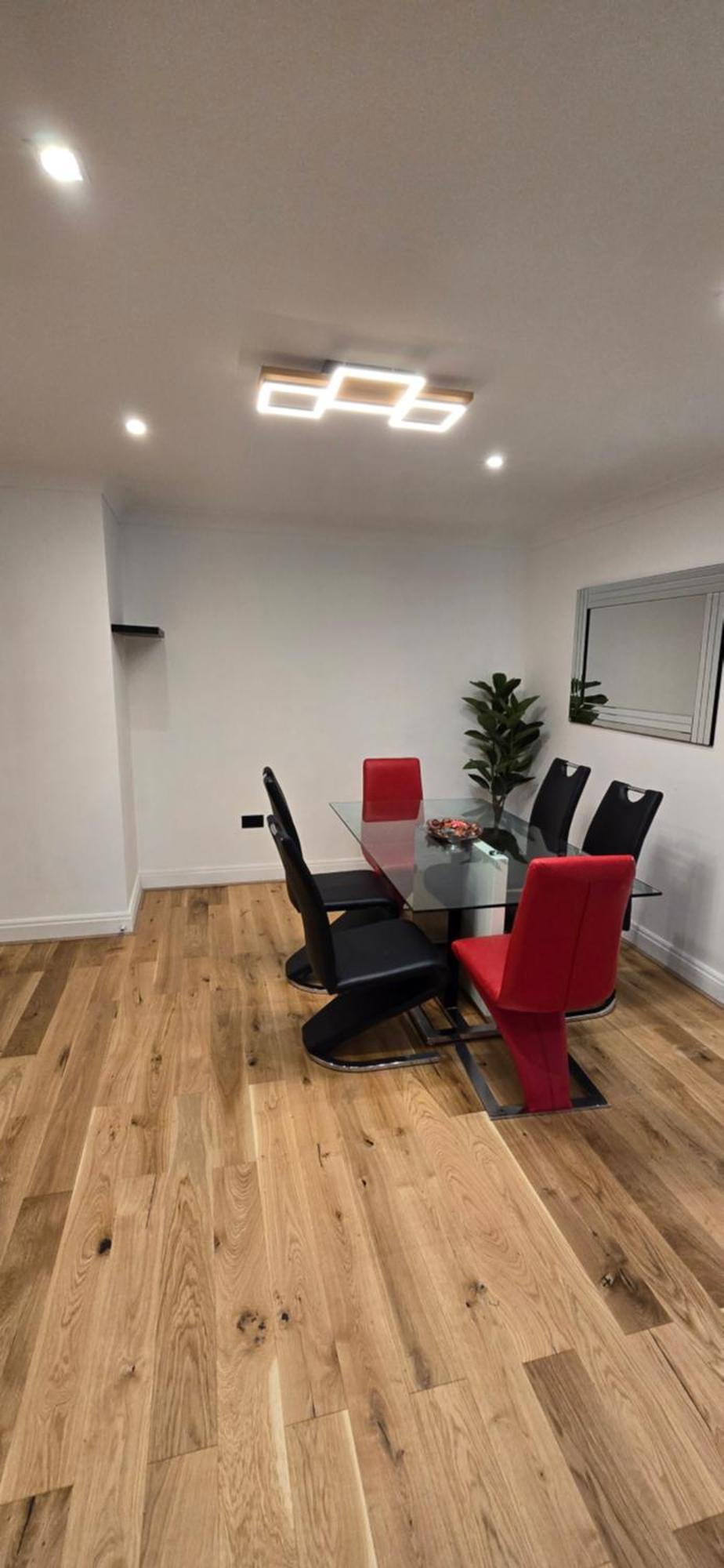 Cozy 2br, In A Gated Building Londra
